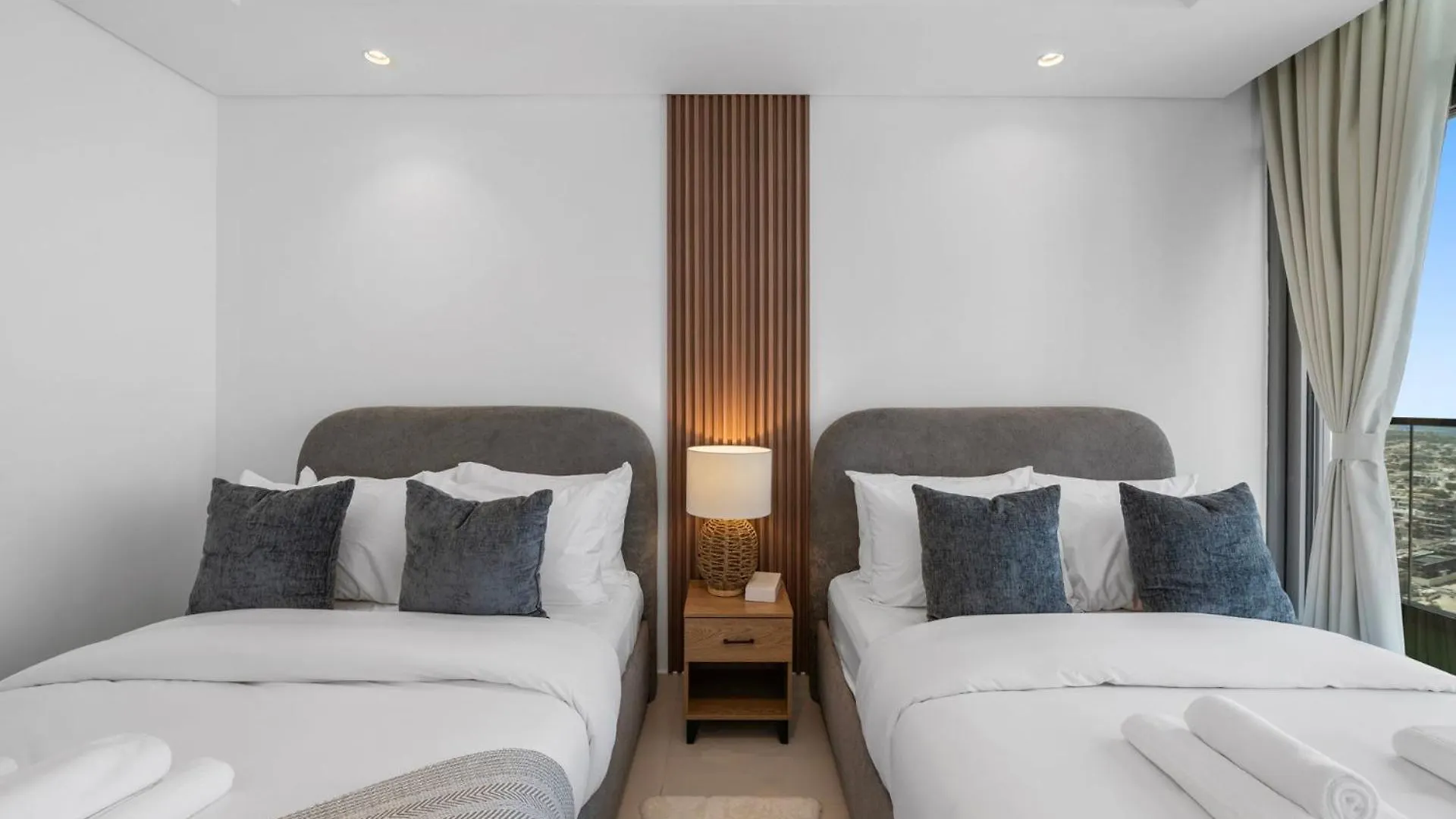 Paramount Midtown Residences - A Luxury 2 Bedroom Apartment Near Burj Khalifa And Dubai Mall